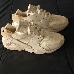 Nike AIR WUARACHE White Athletic Sneakers NEW W/O TAG